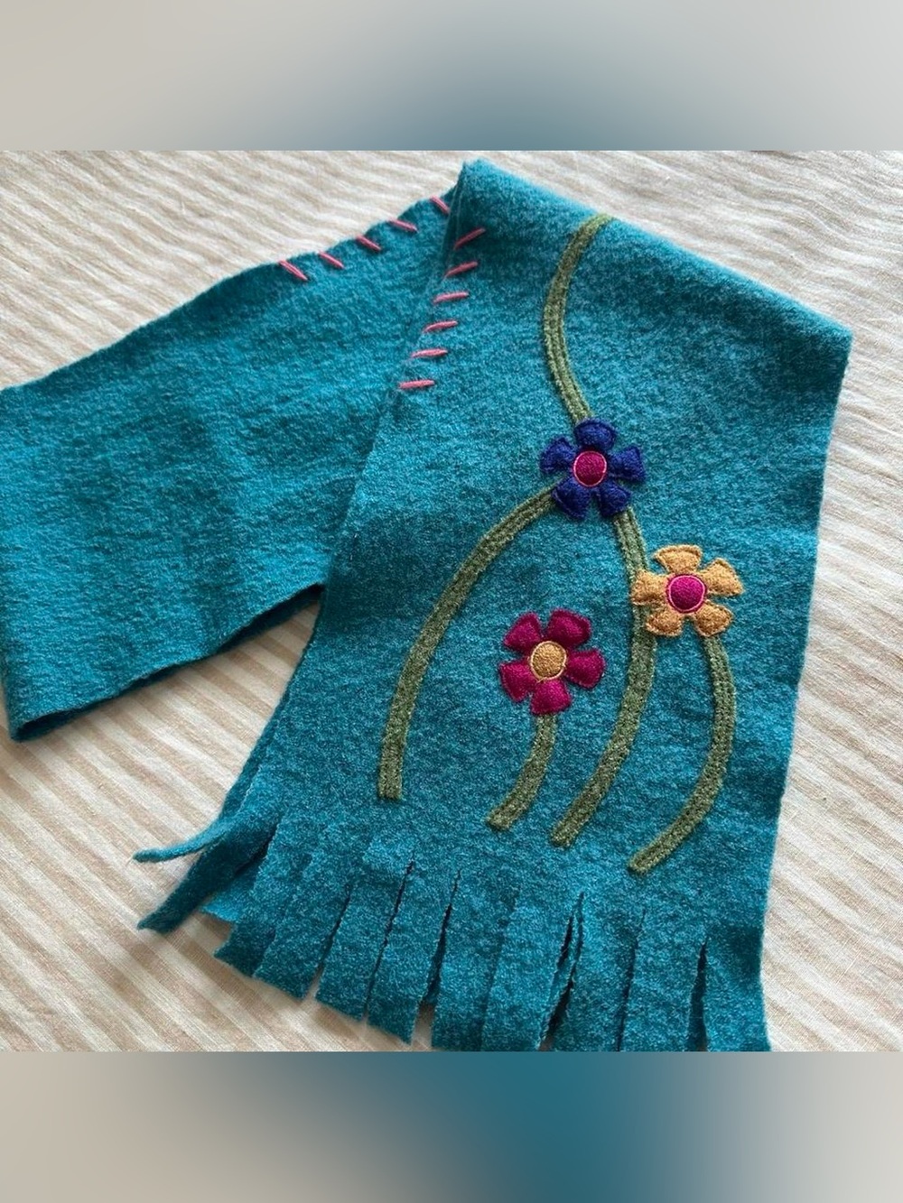adorable vintage teal floral 100% wool scarf